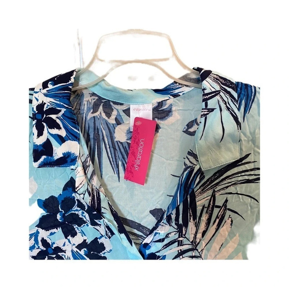 Women’s Blue Tropical Floral Medium Swimsuit coverup button up - Picture 3 of 5